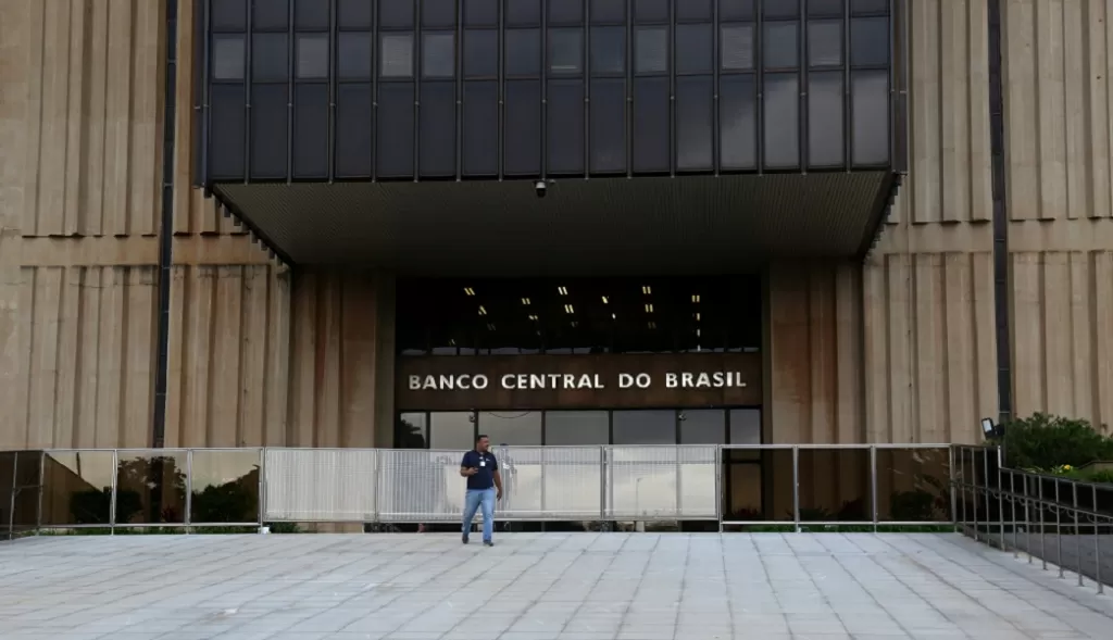 Ata do Copom aponta inflação em queda, mas acima da meta