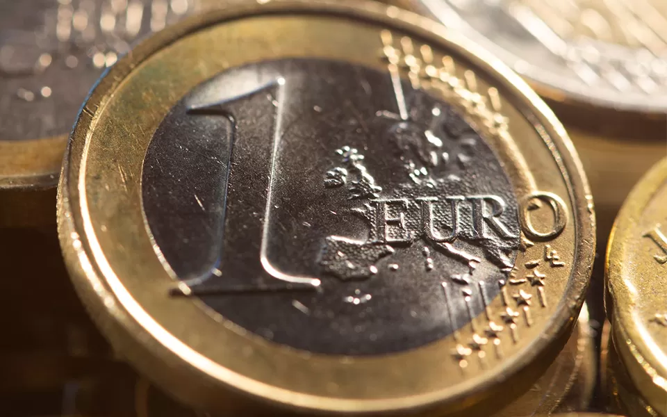 Euro avançou hoje e manteve-se no patamar dos 1,17 dólares