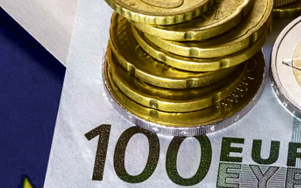 Euro supera a fasquia dos 1,19 dólares e toca máximo de 2021