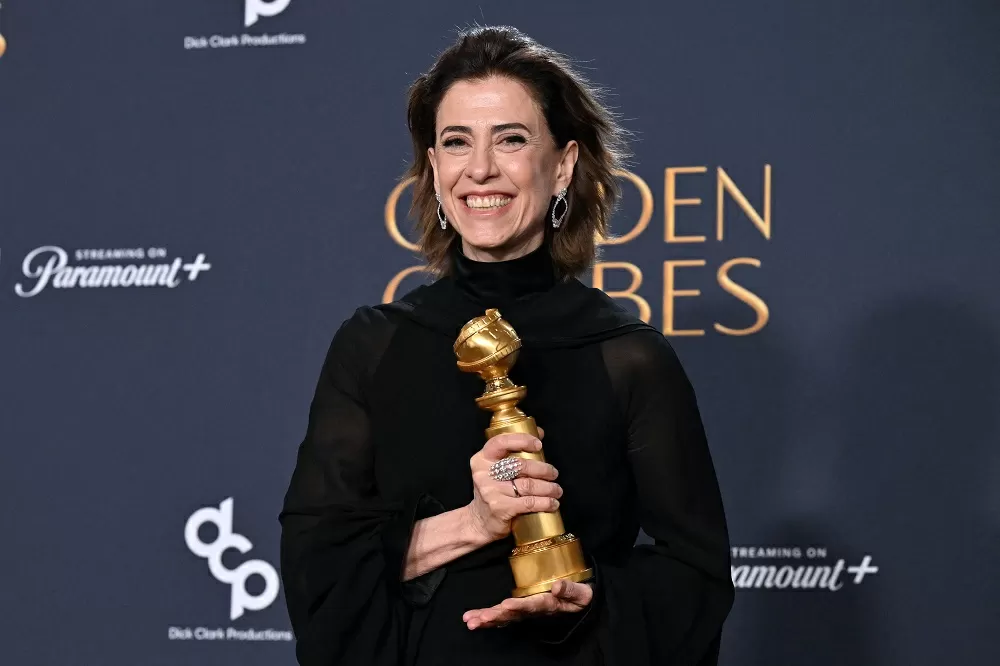 Fernanda Torres fala sobre ‘santinho’ do Globo de Ouro: ‘Homenagem mais linda’