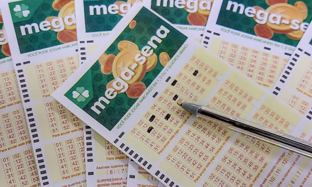 Mega-Sena: prêmio vai a R$ 115 milhões após ninguém acertar dezenas