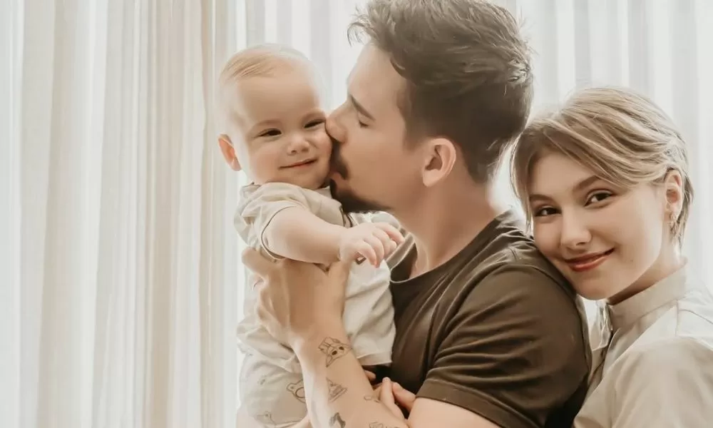 Viúvo de Isabel Veloso publica carta dedicada ao filho do casal após morte da esposa