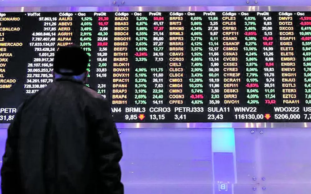 Ibovespa volta a renovar recorde e chega aos 185 mil pontos