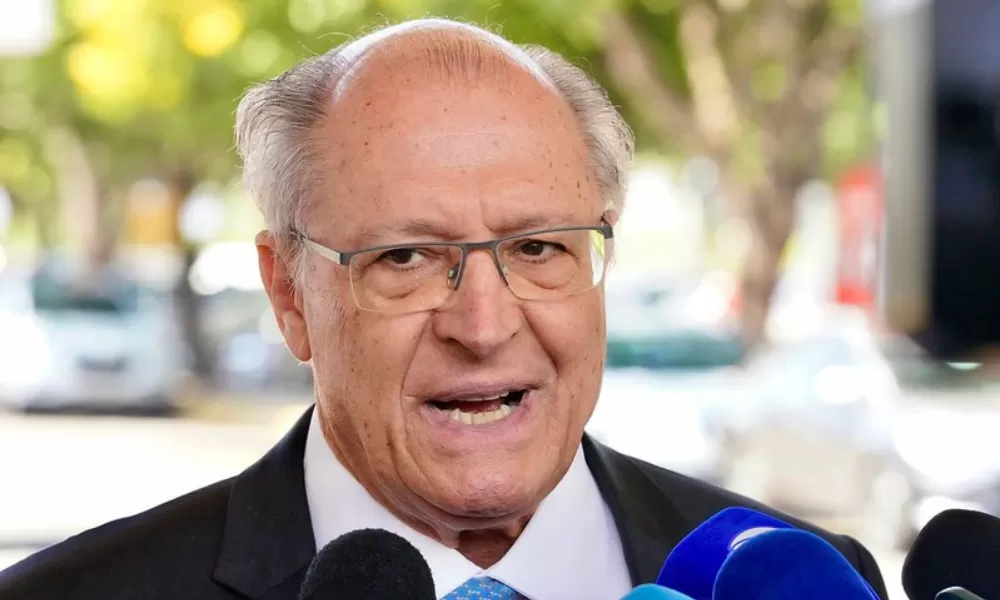Brasil não perde competitividade com tarifa de 10% dos EUA, avalia Alckmin