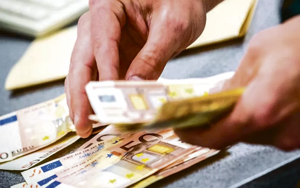 Juros dos Certificados de Aforro descem em março mas continuam a bater (quase) todos os depósitos