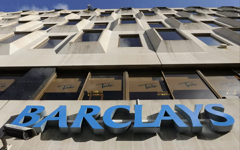 Interesse dos investidores em hedge funds norte-americanos está a diminuir pela primeira vez desde 2023, diz Barclays