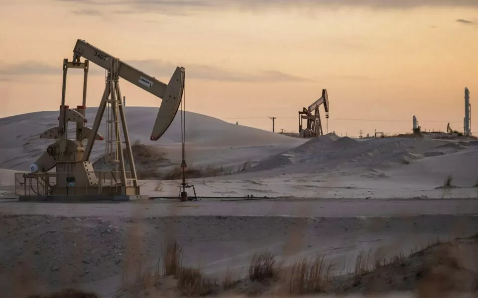 Bolsas e euro em baixa mas petróleo sobe 8% com intensificar do conflito