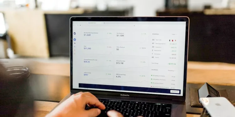 “Transformando vidas através do gerenciamento financeiro”