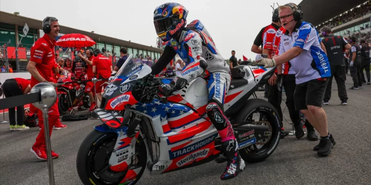 Miguel Oliveira sofre queda na sessão de treinos em Espanha