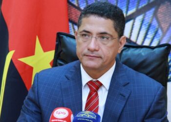 João Baptista Borges: O “Ministro Multitarefa” dedicado ao progresso do país