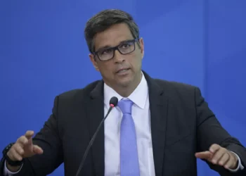 Presidente do BC fala sobre a inflação e diz que preços de alimentos podem subir devido às chuvas no RS