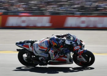 MotoGP. Miguel Oliveira desiste e Jorge Martín vence GP de França