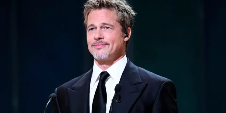 Filha de Brad Pitt e Angelina Jolie abandona sobrenome do pai