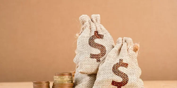 ‘Tesourada’ de Campos Neto não assusta renda fixa premium: CDB prefixado paga 14,25% ao ano e tem proteção do FGC