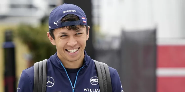 Alex Albon continuará a correr na Williams por “vários anos”