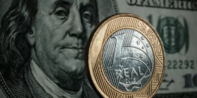 Dólar cai, bolsa sobe e melhora perspectiva do Brasil pela Moody’s 