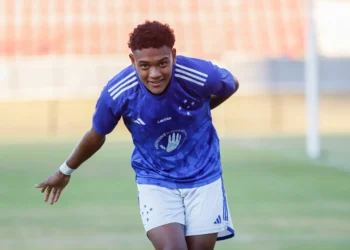 Com direito a hat-trick, Cruzeiro goleia Corinthians e dá salto no Brasileiro Sub-20