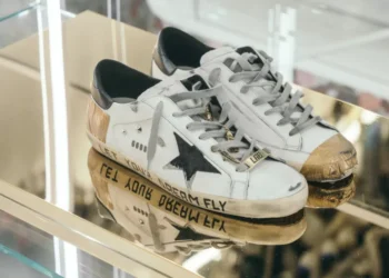 Golden Goose adia entrada em bolsa. Turbulência após europeias afasta IPO de luxo