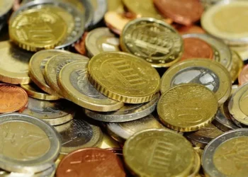 Euro sobe face ao dólar pela terceira sessão consecutiva