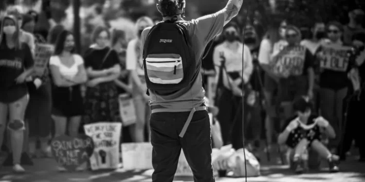 “A Política como Agente de Transformação Social”