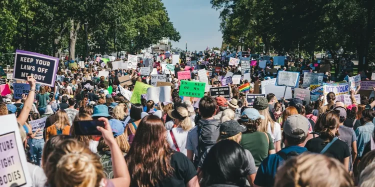 “Política: Do mal necessário à força transformadora”