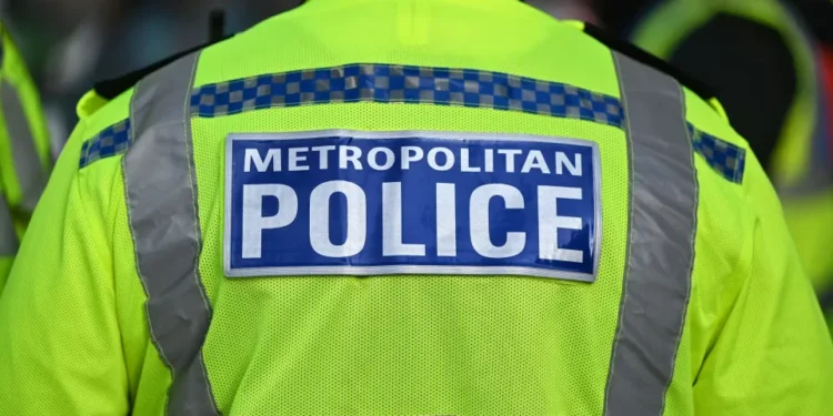 Detido agente da Polícia Metropolitana de Londres suspeito de violação