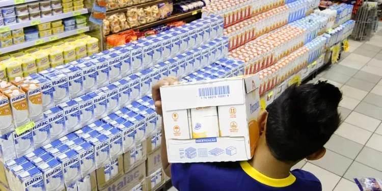 Reforma Tributária: relatório amplia cesta básica de 15 para 18 itens com alíquota zero