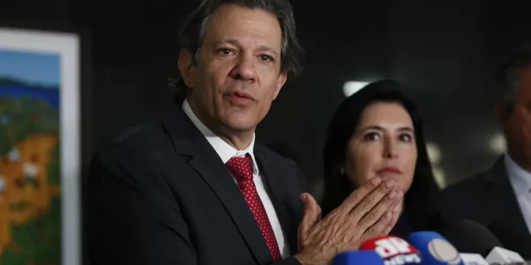 Governo piora projeção e estima déficit de R$ 28,8 bilhões em 2024, no limite para cumprir a meta