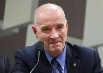 EIKE BATISTA PARECE BRINCAR COM A JUSTIÇA BRASILEIRA.
