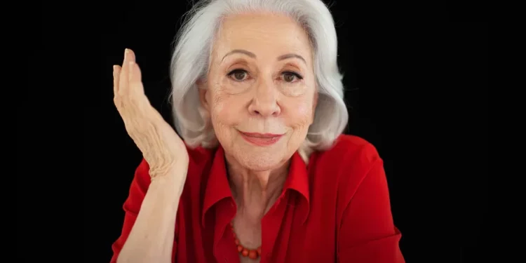 Fernanda Montenegro faz aniversário e recebe homenagens: ‘Comemoro 95 primaveras e 80 delas no palco’