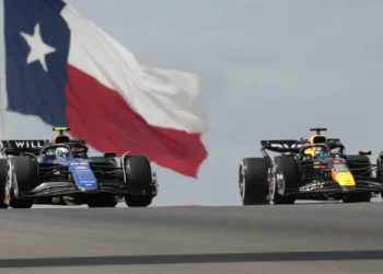 Verstappen sai na frente da corrida sprint nos EUA