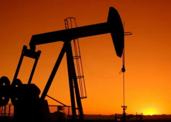 Goldman Sachs vê barril de petróleo nos 76 dólares em 2025