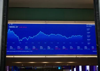 Ibovespa inicia semana em alta de 1,87%, aos 130,5 mil pontos