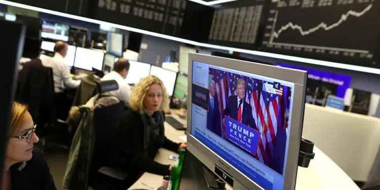 Wall Street abre em alta em véspera de eleições dos EUA