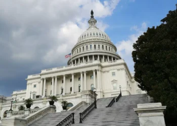 “Política: Desafios e Experiências Positivas”