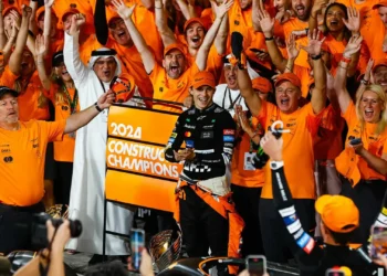 McLaren paga 5,8 milhões de euros de inscrição na F1 em 2025