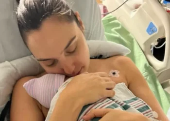 Gal Gadot revela como descobriu ‘enorme’ coágulo cerebral durante gestação