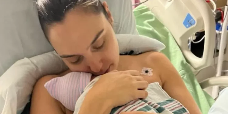 Gal Gadot revela como descobriu ‘enorme’ coágulo cerebral durante gestação