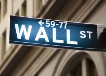 Wall Street abre a sessão no ‘vermelho’; ações da Boeing caem 4% após acidente aéreo na Coreia do Sul