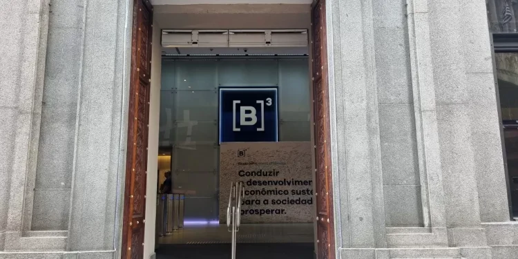 Dólar dispara para R$ 6,18 e Bolsa despenca após frustração com pacote fiscal