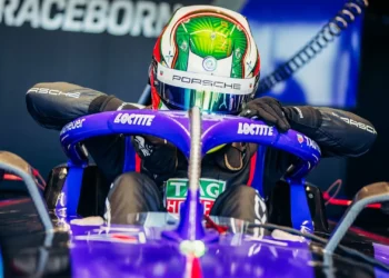 Félix da Costa segundo na prova de estreia da época