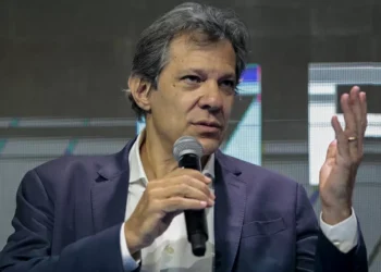 Haddad diz que isenção do IR vazou antes da hora, e não adianta se queixar do mercado