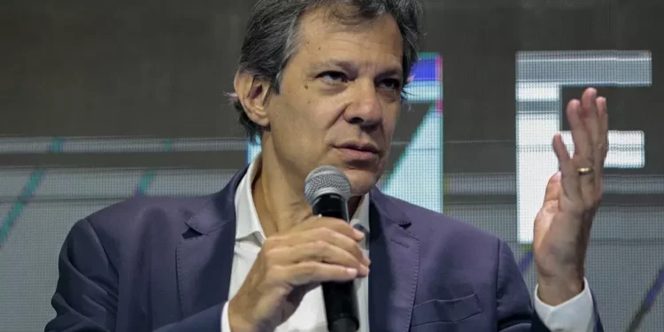 Haddad diz que isenção do IR vazou antes da hora, e não adianta se queixar do mercado