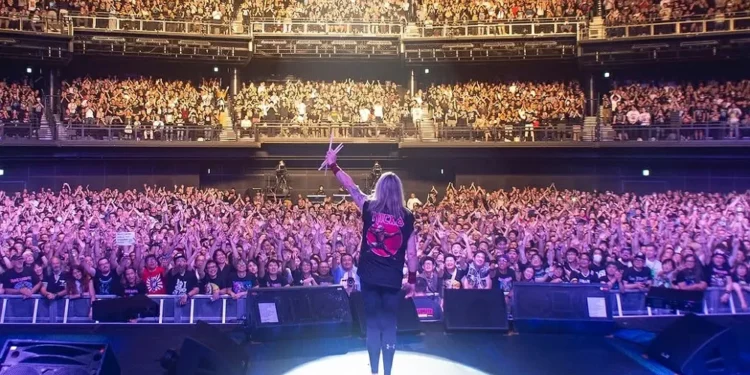 Baterista anuncia saída do Iron Maiden após 42 anos