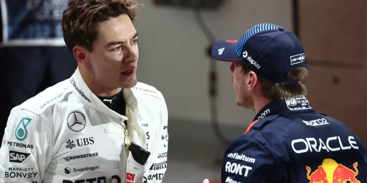 “Alguém precisa de fazer frente a este ‘bully'”: Russell fartou-se de Verstappen