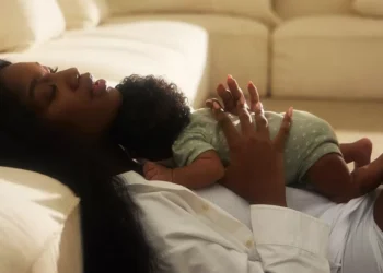 Iza lança canção ‘Como Posso Amar Assim?’, em homenagem à filha