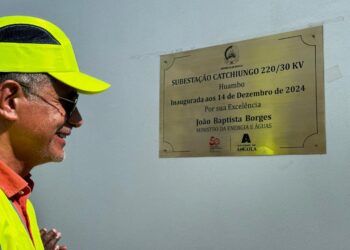 ELECTRICIDADE CHEGA AO CACHIUNGO E CHINGUAR PELA PRIMEIRA VEZ