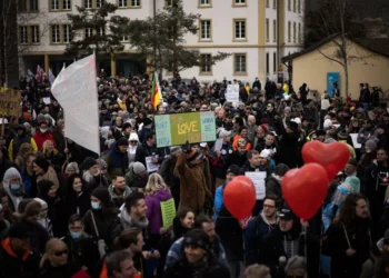 “O Mercado Imobiliário: Pilar da Economia Global”