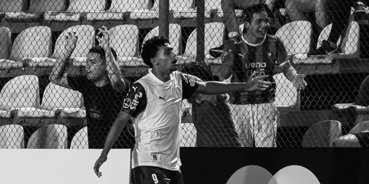 Ancelotti revela que jogador cobriu o rosto para não ouvi-lo