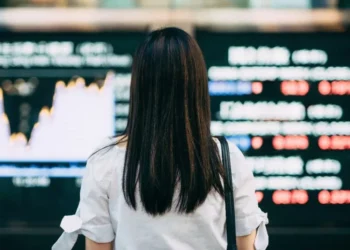 Peso das mulheres entre os investidores é o segundo maior da Europa, aponta XTB